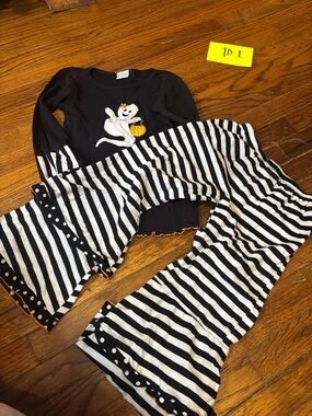 Ann Loren Black and White Ghost Stripe Kids  Set